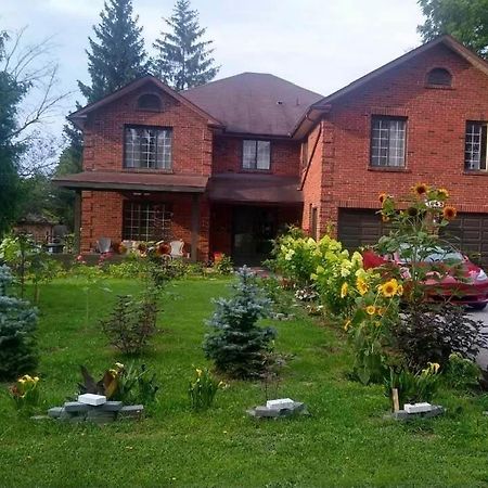 Luxury Suites At Military Trail Toronto Exterior foto